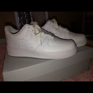 selling white air force 1s, size 8.5